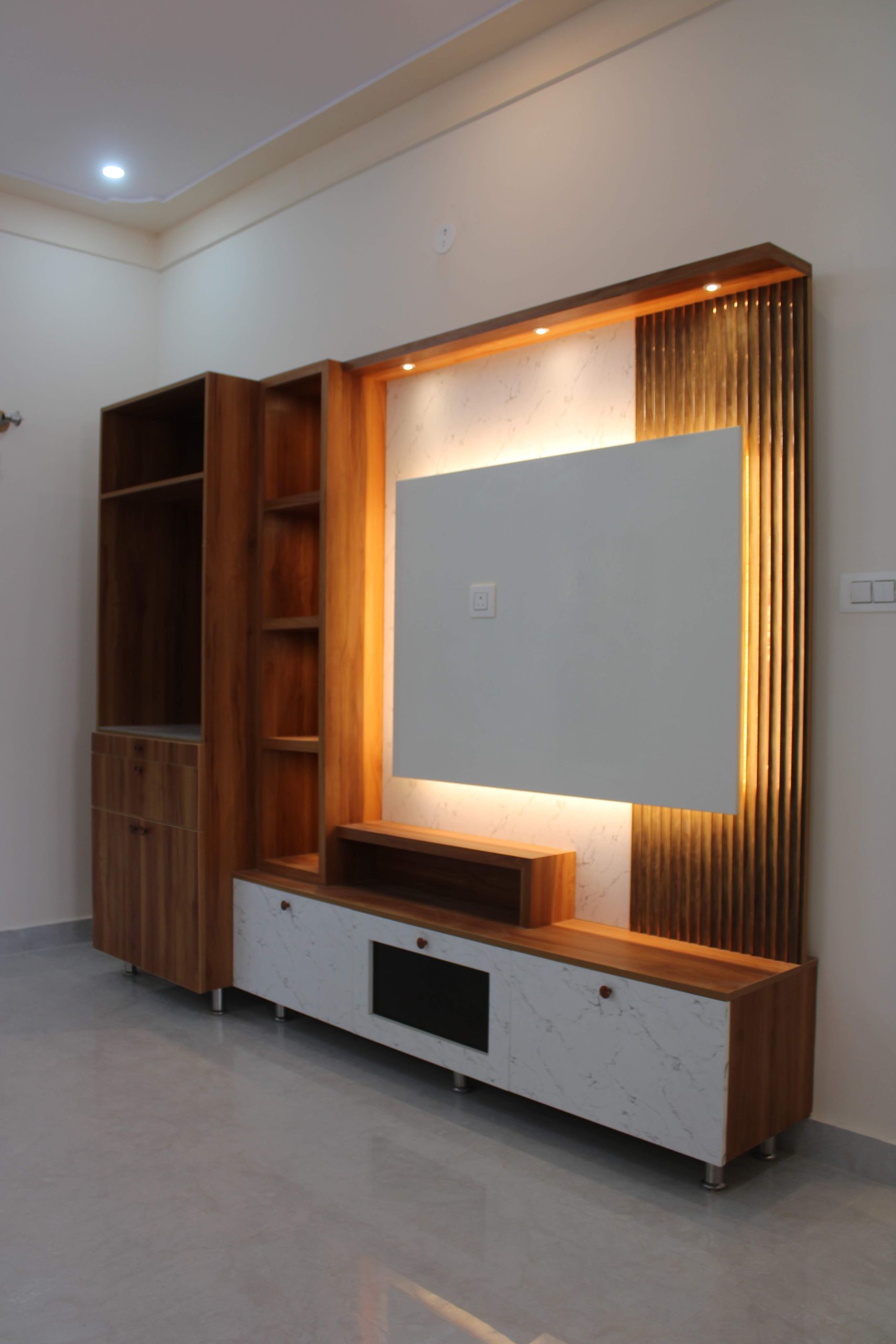 Tv unit
